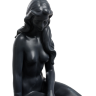 Статуэтка из фарфора Обнаженная девушка на камне Pavone VS- 03, портретный вид
