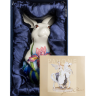 Фарфоровая статуэтка Маленький Кролик с цветком Pavone JP-262/ 6, упаковочный вид