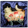 Статуэтка Фарфоровая Радостная Кошка с цветами Pavone JP-11/32, упаковочный вид