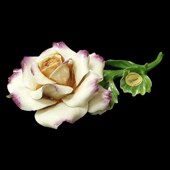Декоративная кремовая  роза Artigiano Capodimonte