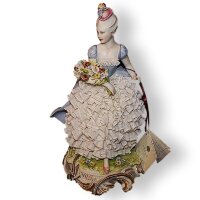 Статуэтка из фарфора Дама с цветами в кружевном платье Principe 1118/PP