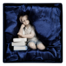 Фигурка фарфоровая Мальчик с книжной коллекцией Pavone 108157, упаковочный вид
